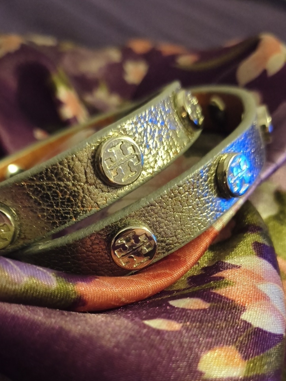 Tory Burch Silvertone Leather Wrap Bracelet NWOT - Picture 4 of 6